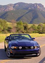 Ford Mustang GT Convertible 2011 года